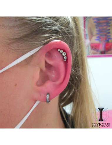 Anneau segmenté en titane Invictus, zircons premiums, ouverture facile