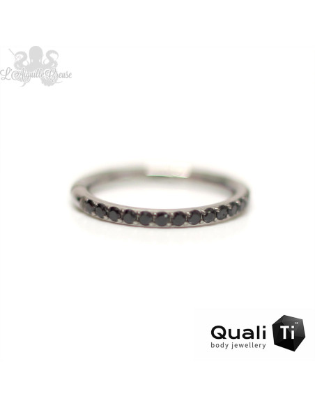Anneau segmenté en titane QualiTi et zircons cubiques, ouverture facile