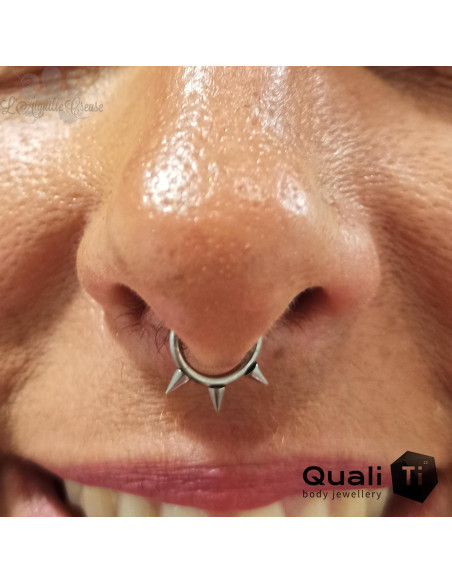 Anneau segmenté et Spike en titane QualiTi , ouverture facile