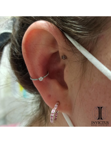 Anneau segmenté en titane Invictus, zircons premiums, ouverture facile