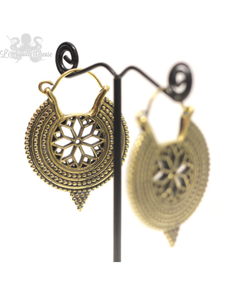 Paire de boucles d'oreilles en bronze