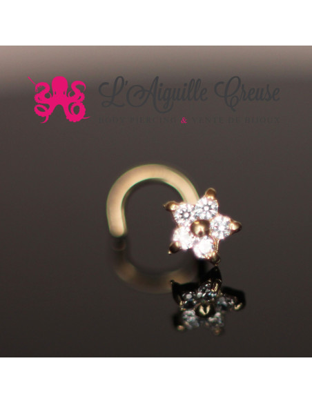 Stud Or 9k, orné d'une fleur en zircon