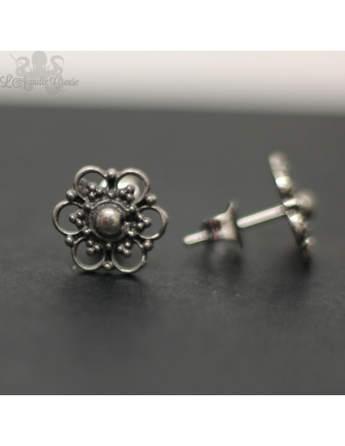 Paire de boucles d'oreilles Fleurs en bronze blanc