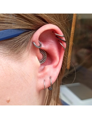 Anneau segmenté anodisé noir, ouverture facile.