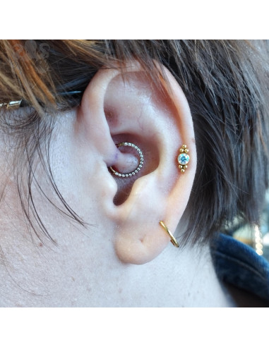 Anneau segmenté en titane Invictus et zircons, ouverture facile