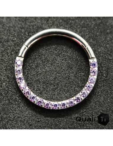 Anneau segmenté en titane QualiTi et zircons cubiques, ouverture facile