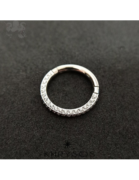 Anneau segmenté en titane et zircons cubiques Khrysos, ouverture facile