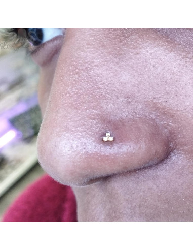 Accessoire en titane pvd or, orné de trois cristaux Swarovski Threadless